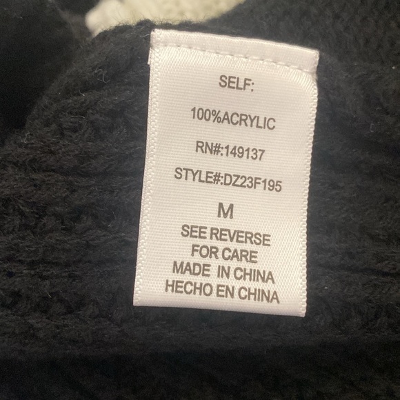 New- Double Zero Long Sleeve Black & White Crew Neck Pullover Sweater - Picture 4 of 6